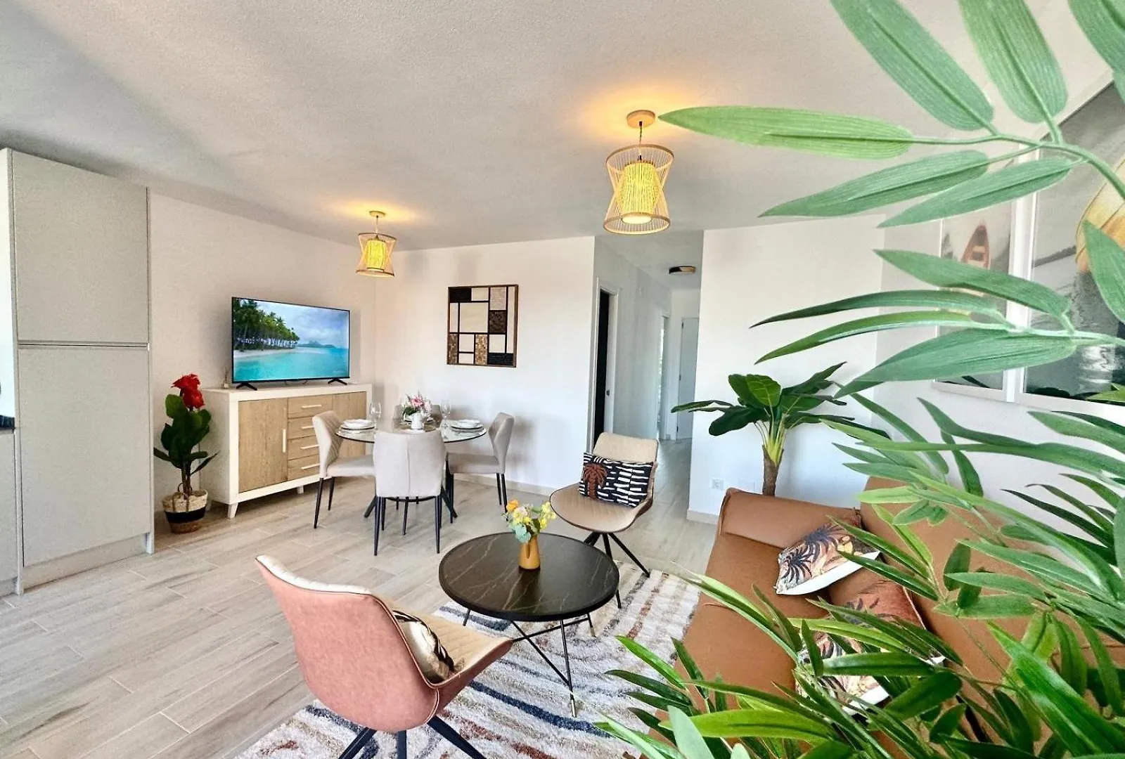 New Beachside Apartment Sitio de Calahonda Spain