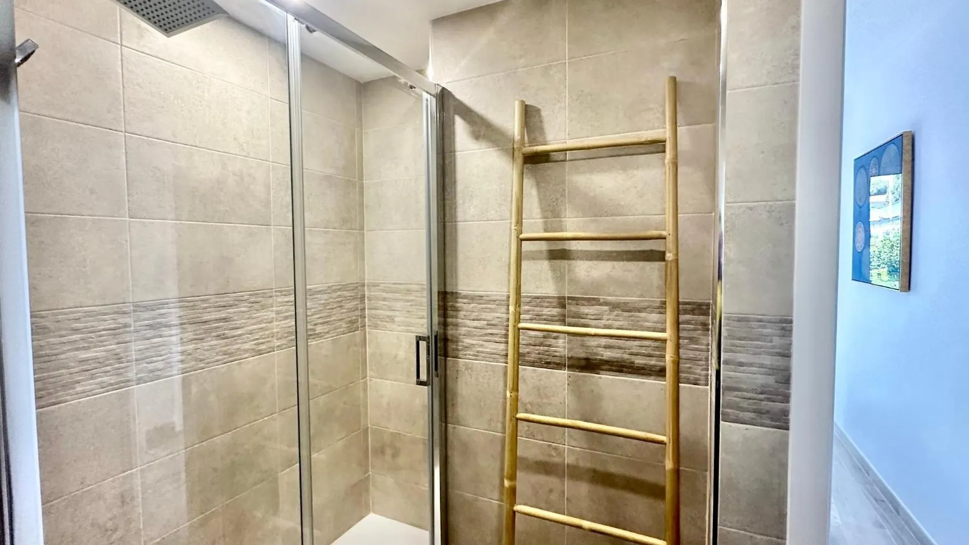 New Beachside Apartment Sitio de Calahonda