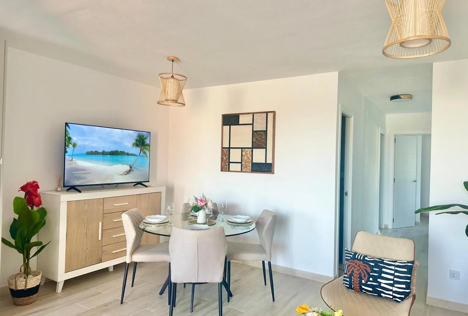 New Beachside Apartment Sitio de Calahonda