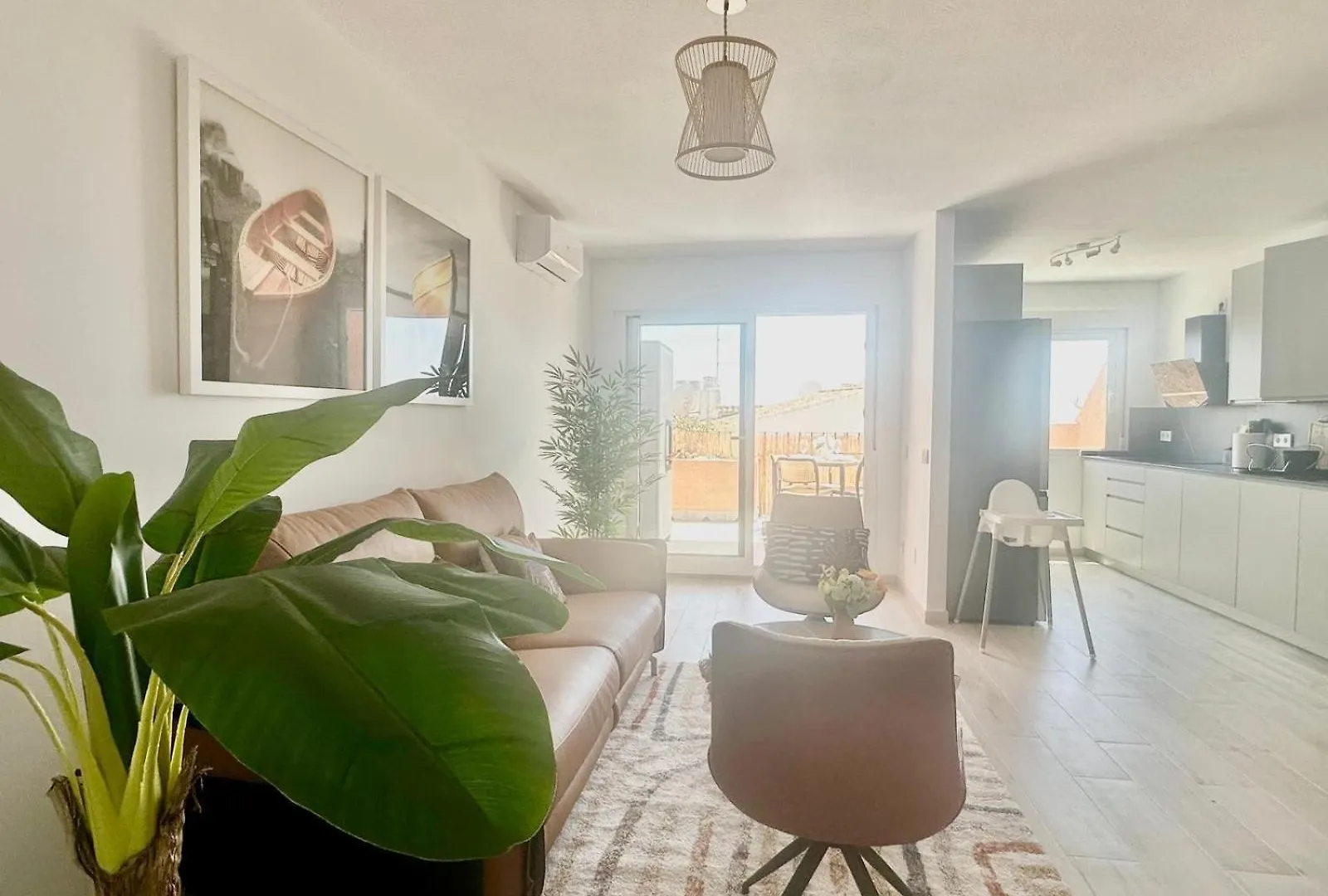 New Beachside Apartment Sitio de Calahonda