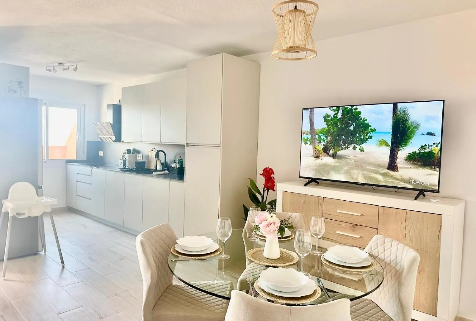 New Beachside Apartment Sitio de Calahonda